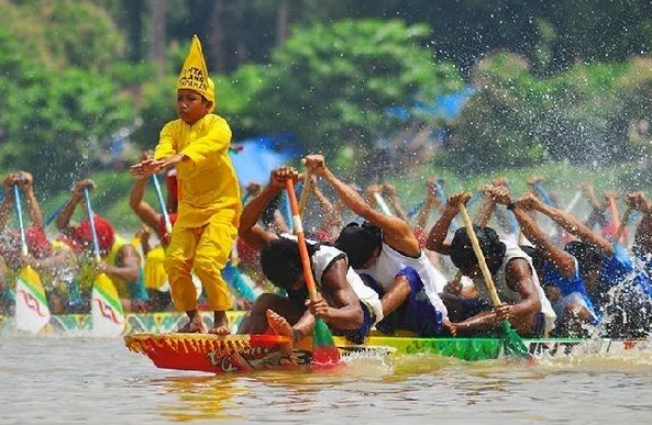 Pacu Jalur, Lomba Perahu di Riau thumbnail